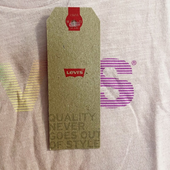 Levi’s Pink Tee - Picture 2 of 4
